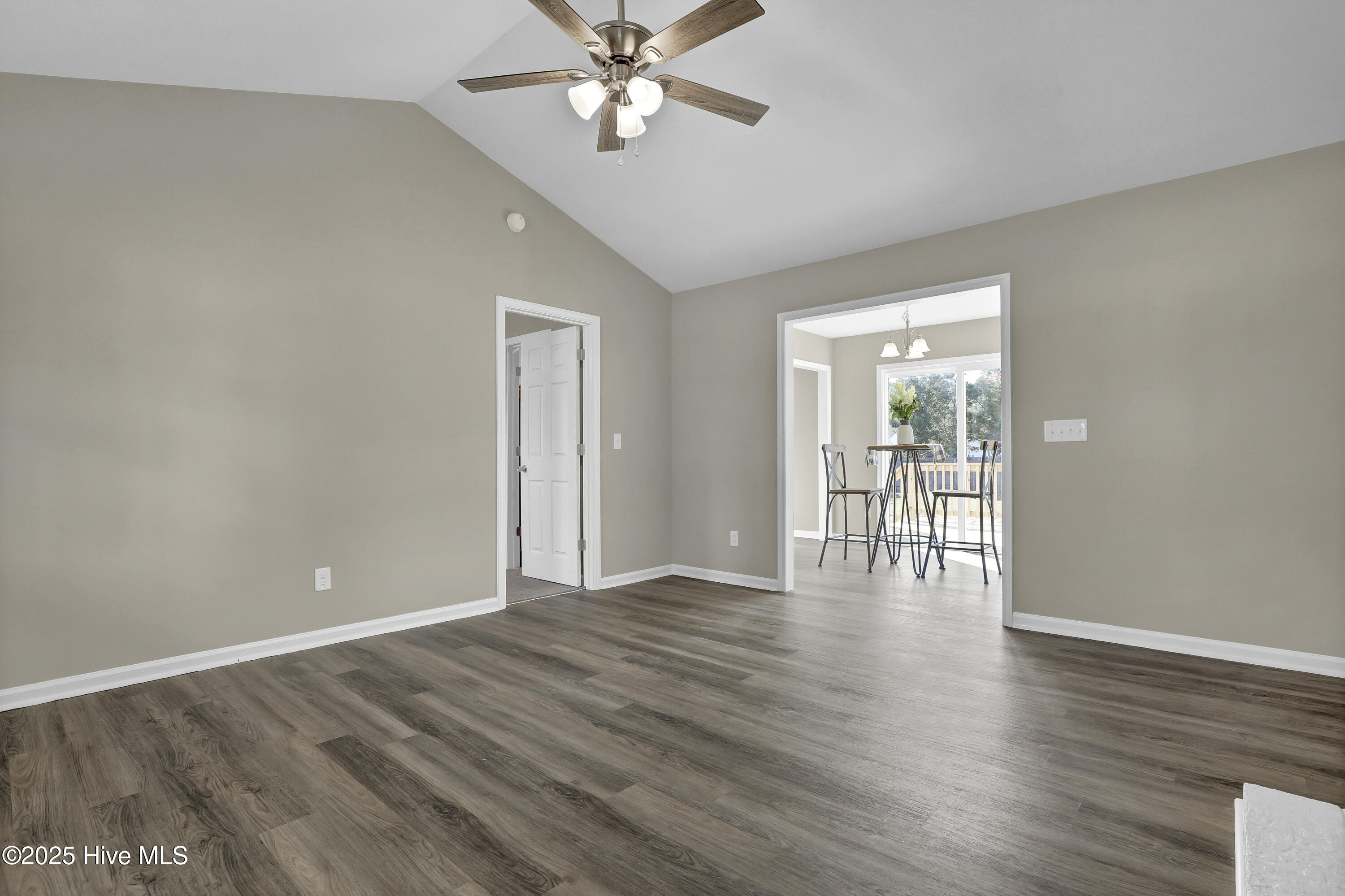 112 Avon Drive Hubert, NC 28539 - Photo 4 of 31 4