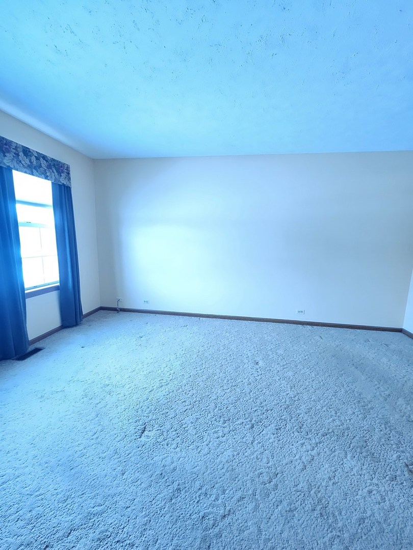 1782 Pebble Beach Circle Elgin, IL 60123 - Photo 2 of 19