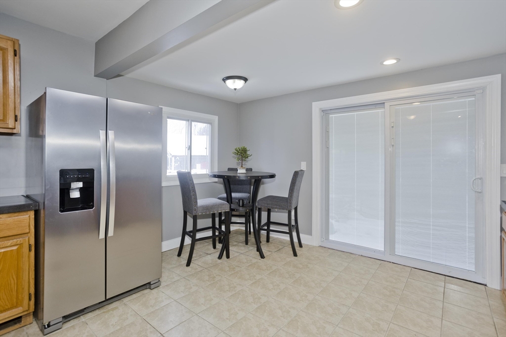 28 Porter Street Springfield, MA 01104 - Photo 12 of 31