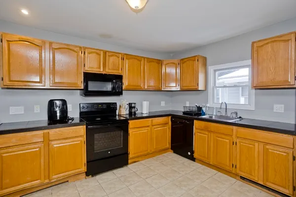 $305,000 | 28 Porter Street, Springfield, MA 01104