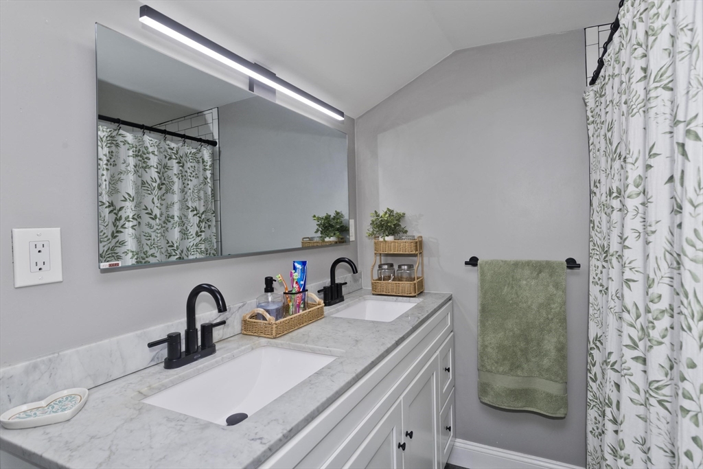 28 Porter Street Springfield, MA 01104 - Photo 29 of 31