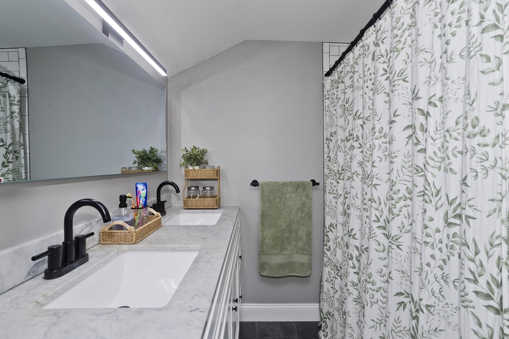 28 Porter Street Springfield, MA 01104 - Photo 30 of 31