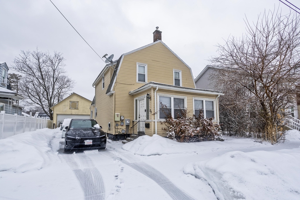 28 Porter Street Springfield, MA 01104 - Photo 3 of 31