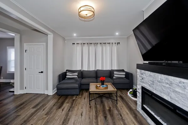 $305,000 | 28 Porter Street, Springfield, MA 01104