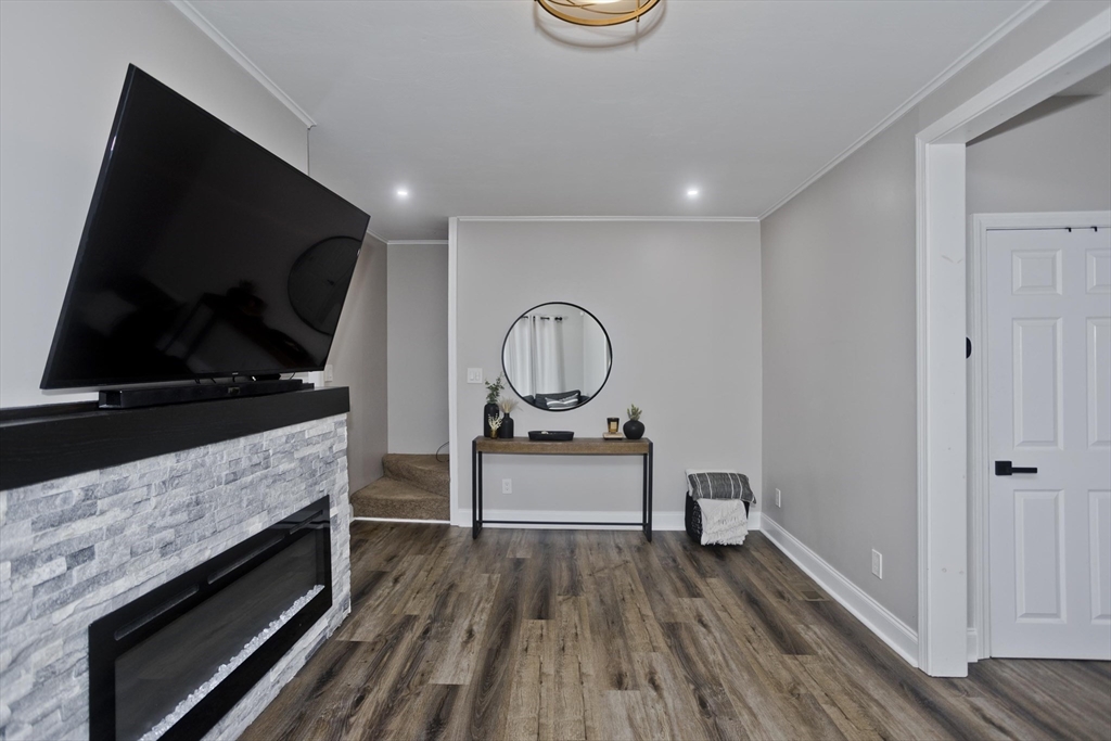 28 Porter Street Springfield, MA 01104 - Photo 6 of 31