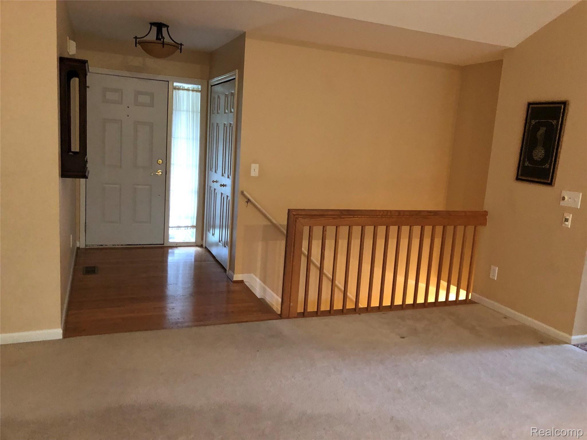 3006 Lexham Lane Rochester, MI 48309 - Photo 5 of 14 IMG_4397.jpg