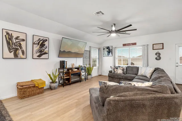 $1,996 | 2918 Shore Lark, New Braunfels, TX 78130