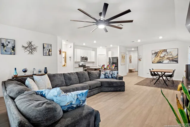 $1,996 | 2918 Shore Lark, New Braunfels, TX 78130