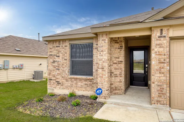 $1,996 | 2918 Shore Lark, New Braunfels, TX 78130