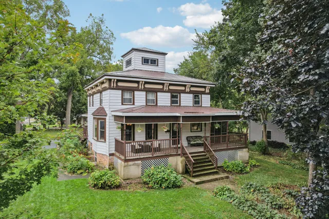 $439,000 | 217 South Lincoln Street, Elkhorn, WI 53121