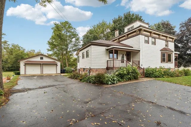 $439,000 | 217 South Lincoln Street, Elkhorn, WI 53121