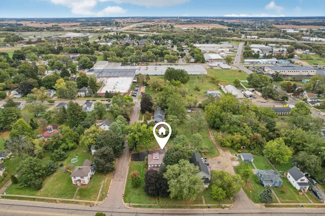 $439,000 | 217 South Lincoln Street, Elkhorn, WI 53121