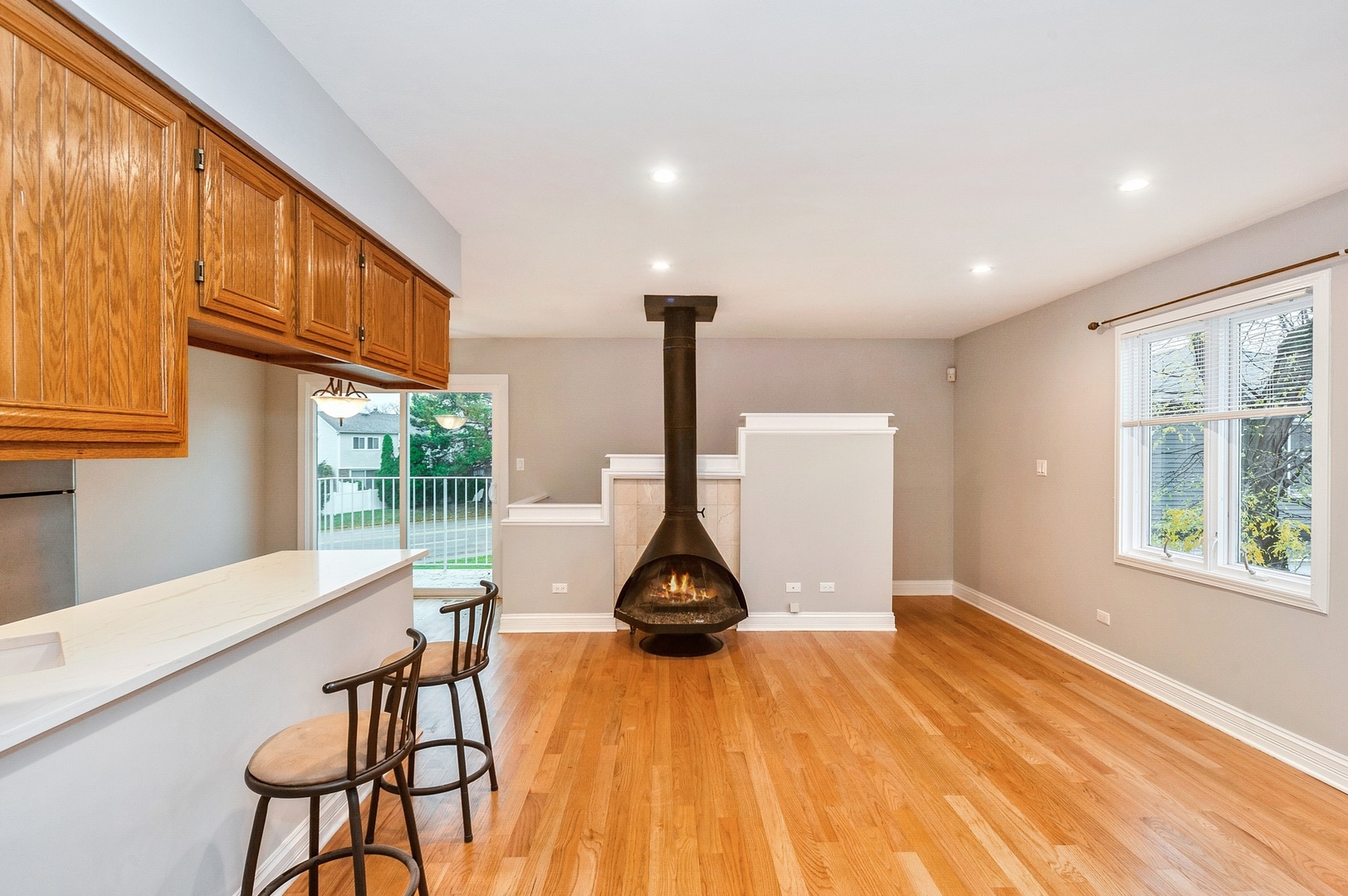 608 Inverrary Lane, Unit 608 Deerfield, IL 60015 - Photo 9 of 20 a view of a room with gym equipment