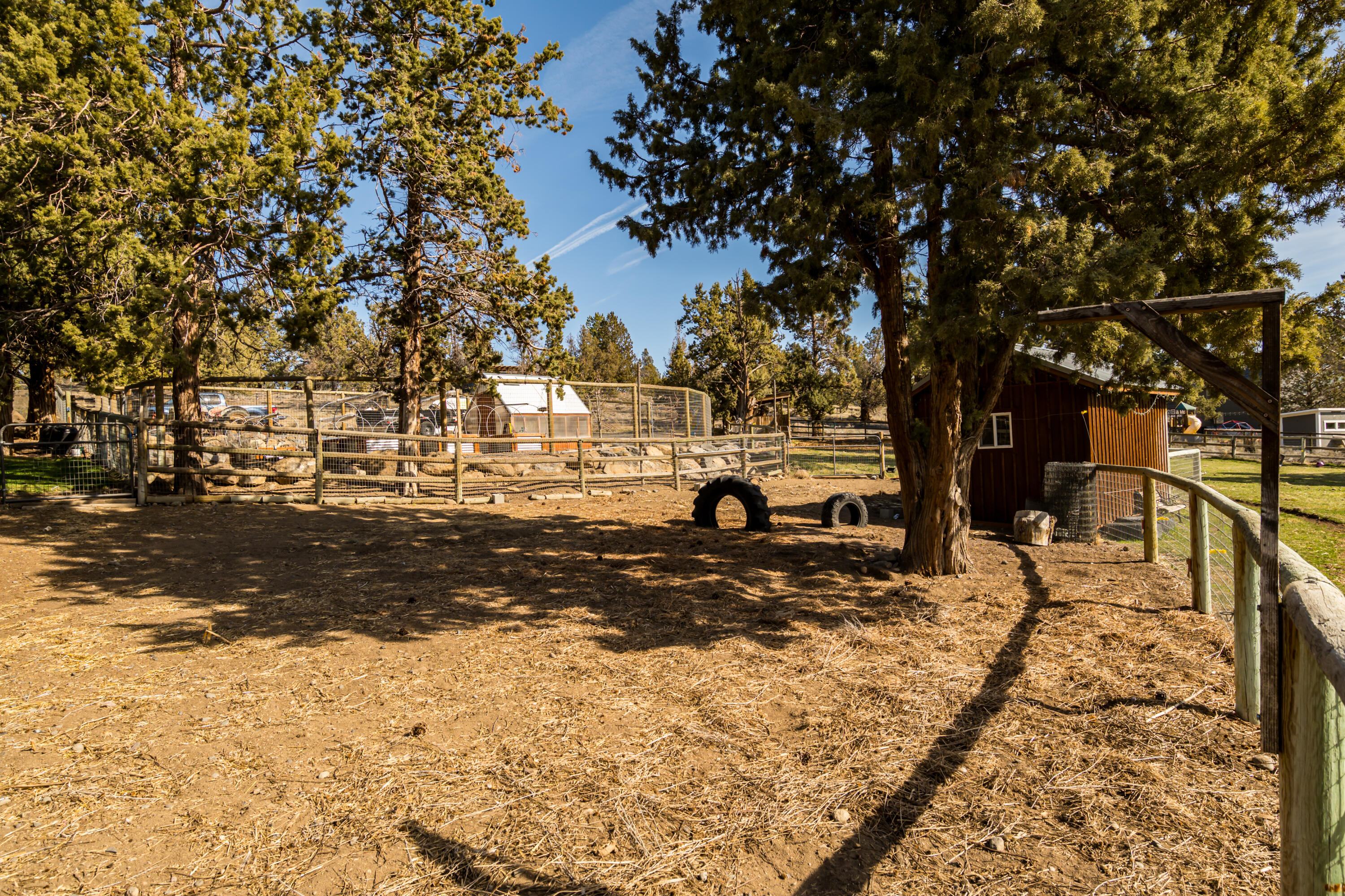 65044 Highland Road Bend, OR 97703 - Photo 13 of 34 JH5_6350