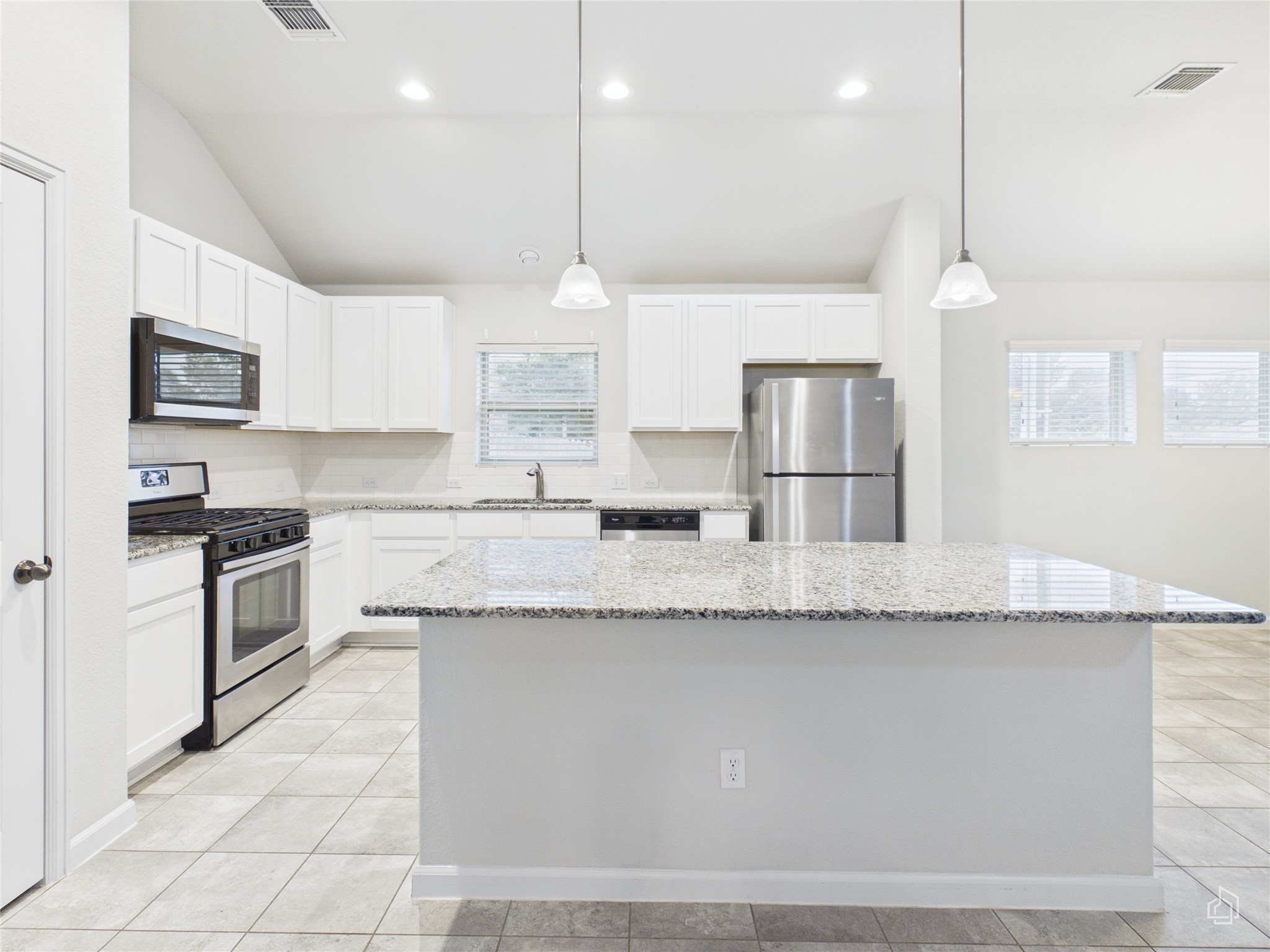 221 Bridgestone Way Buda, TX 78610 - Photo 3 of 20