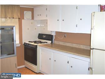 9941 Wingtip Road Philadelphia, PA 19115 - Photo 7 of 11 Kitchen