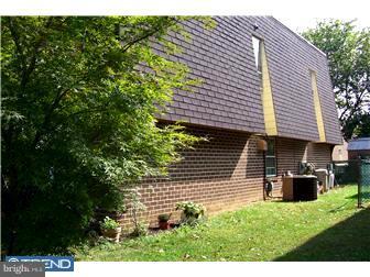 9941 Wingtip Road Philadelphia, PA 19115 - Photo 10 of 11 Exterior Side