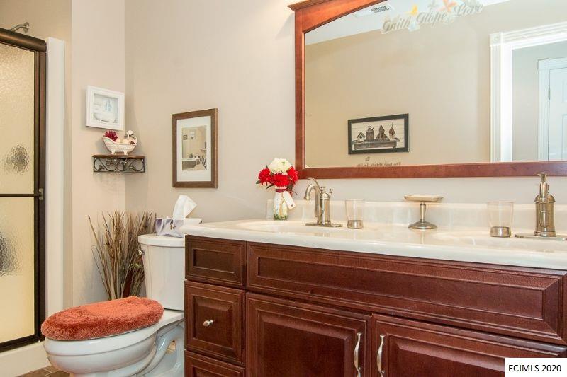 3266 Hales Mill Road Dubuque, IA 52002 - Photo 13 of 15 Gallery Image 13