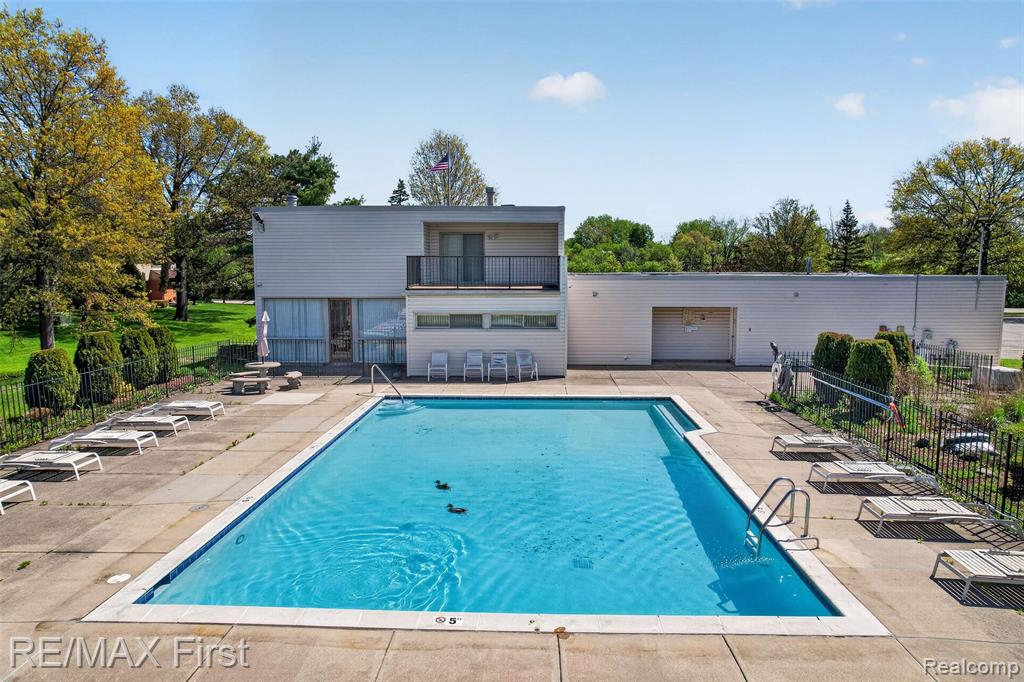 3660 Old Creek Road, Unit 36 Troy, MI 48084 - Photo 28 of 32