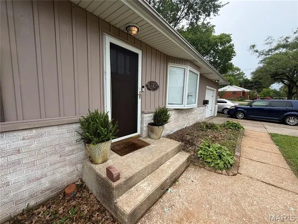 $195,000 | 1725 West Boulevard, Belleville, IL 62221