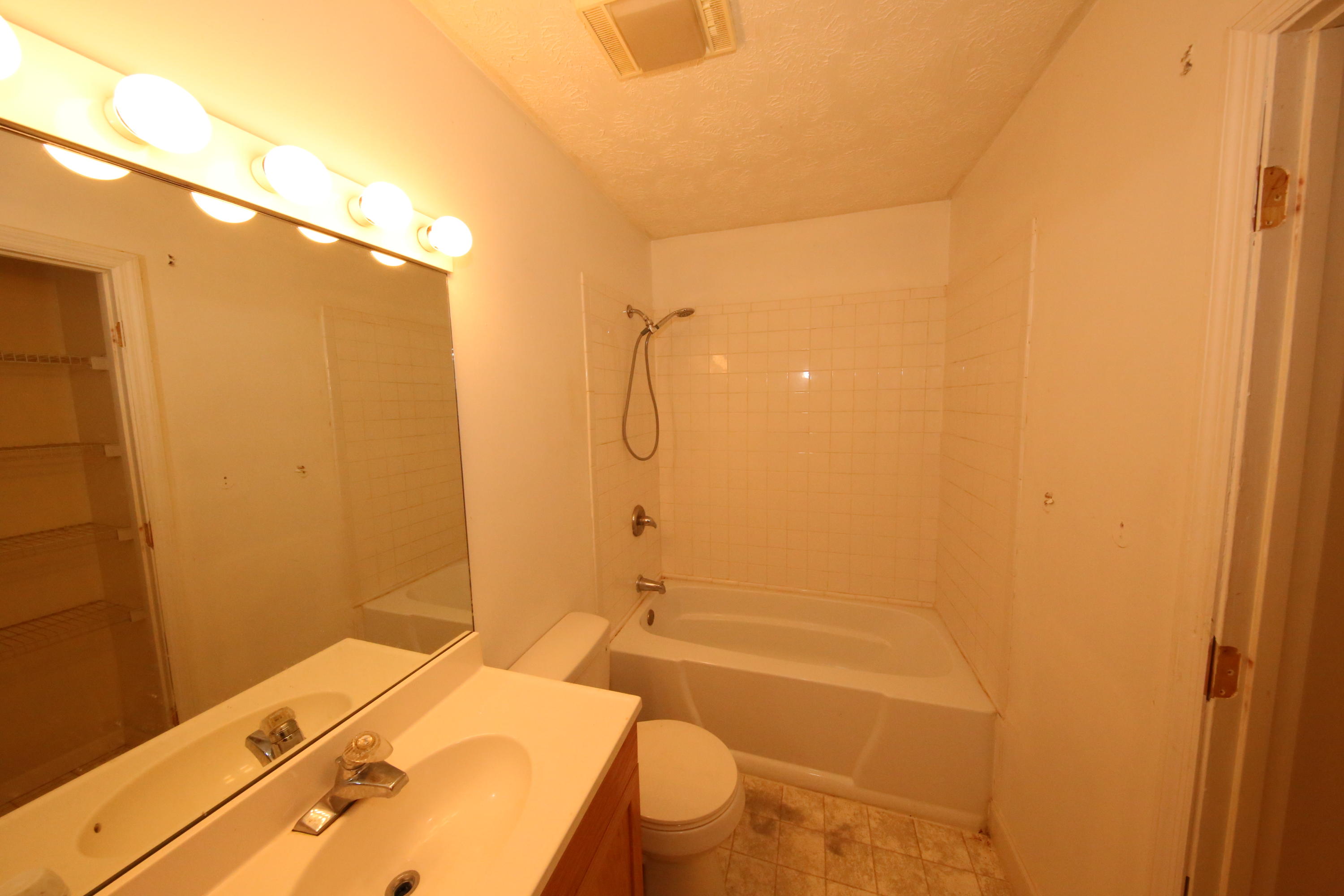 3272 Lost Branch Road, Unit 13 Sevierville, TN 37862 - Photo 15 of 27 IMG_5828