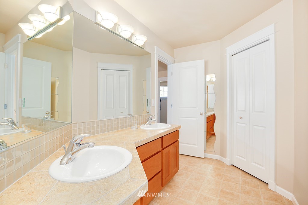 21718 40th Avenue Southeast Bothell, WA 98021 - Photo 15 of 25