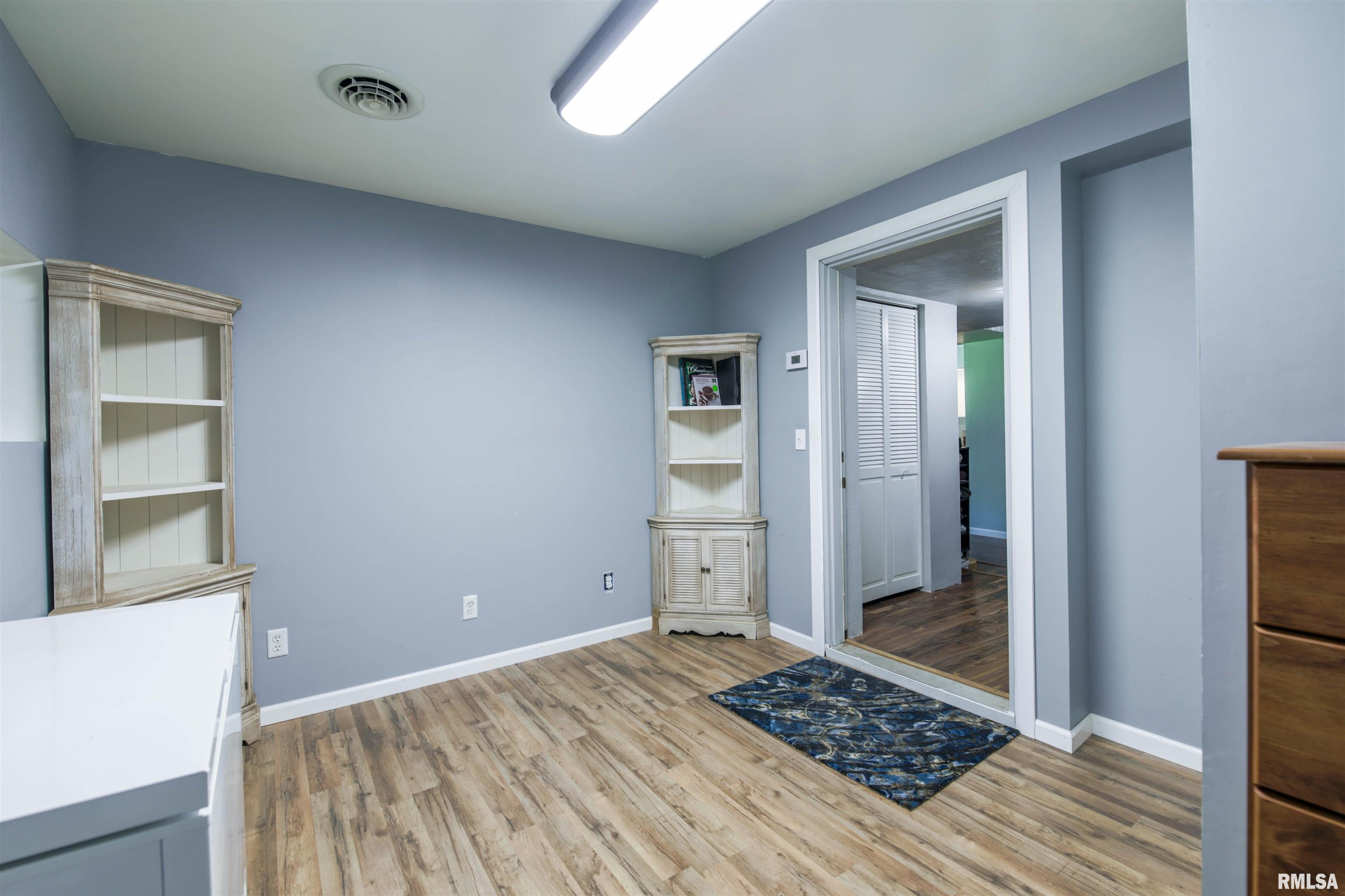 1562 Spring Bay Road East Peoria, IL 61611 - Photo 18 of 52
