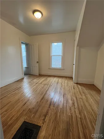 $1,300 | 229 Kellogg Street, Syracuse, NY 13204
