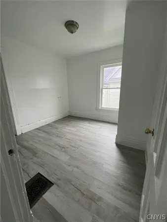$1,300 | 229 Kellogg Street, Syracuse, NY 13204