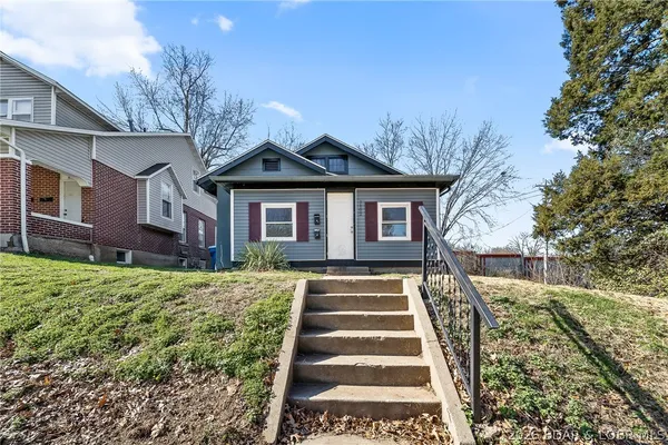 $167,000 | 1102 East Miller Street, Jefferson City, MO 65101
