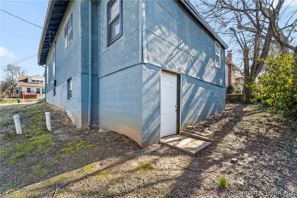 $167,000 | 1102 East Miller Street, Jefferson City, MO 65101