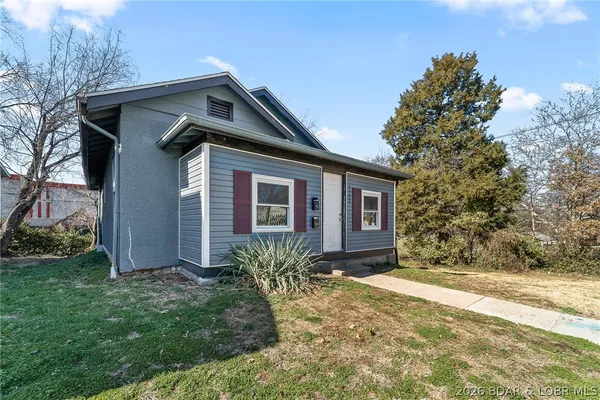 $167,000 | 1102 East Miller Street, Jefferson City, MO 65101