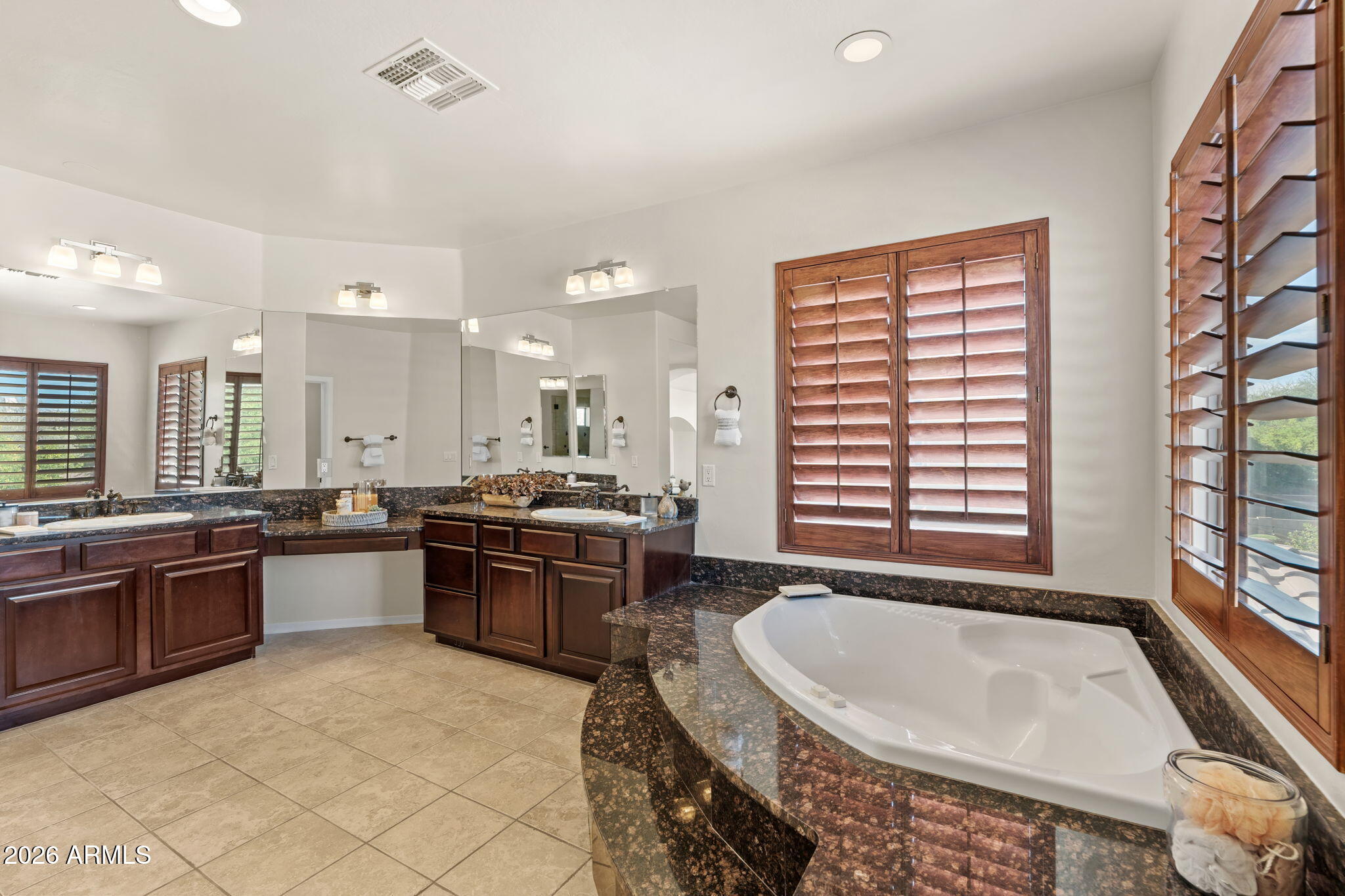 3660 East Maffeo Road Phoenix, AZ 85050 - Photo 28 of 68 46-web-or-mls-DSC_5046
