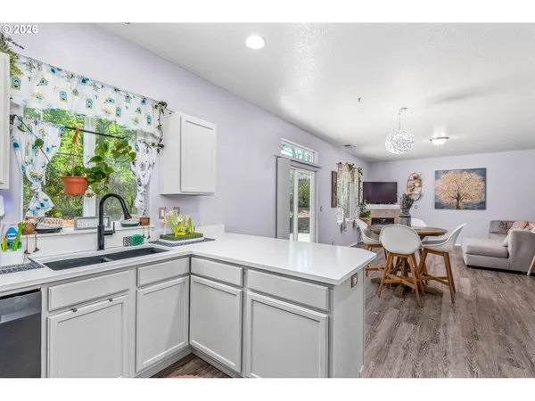 $520,000 | 6074 Pebble Court, Springfield, OR 97478