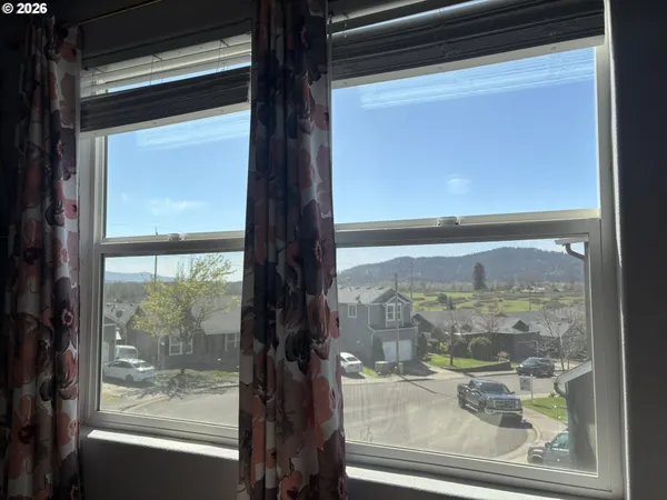 $520,000 | 6074 Pebble Court, Springfield, OR 97478