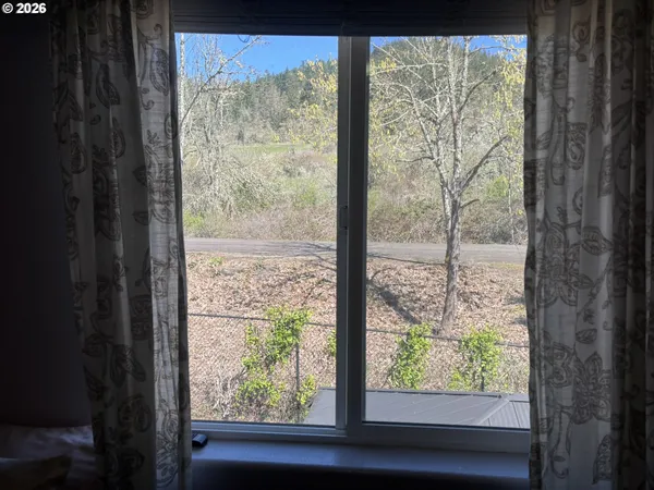 $520,000 | 6074 Pebble Court, Springfield, OR 97478