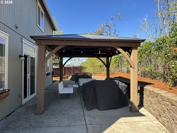 $520,000 | 6074 Pebble Court, Springfield, OR 97478