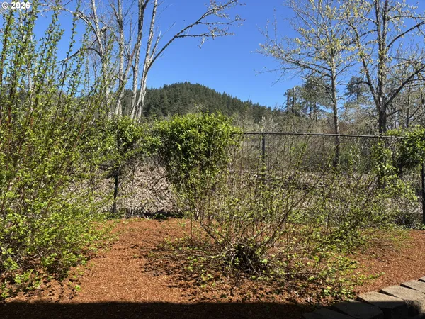 $520,000 | 6074 Pebble Court, Springfield, OR 97478