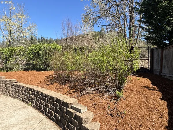 $520,000 | 6074 Pebble Court, Springfield, OR 97478