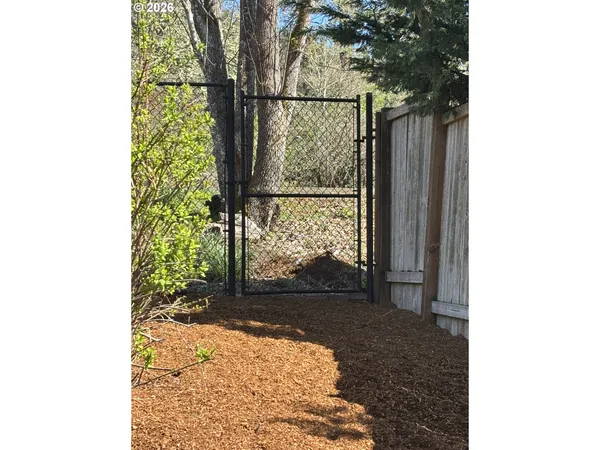 $520,000 | 6074 Pebble Court, Springfield, OR 97478