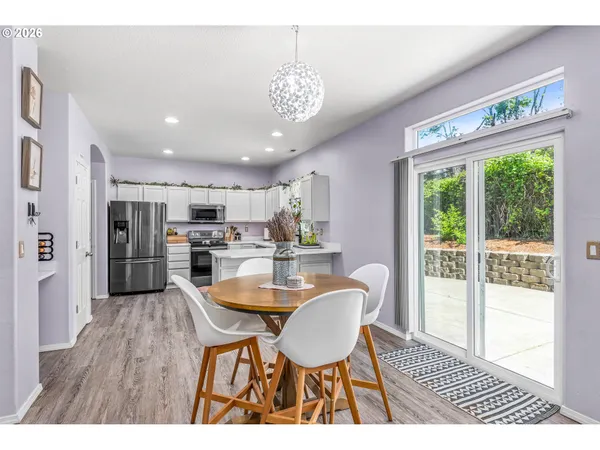 $520,000 | 6074 Pebble Court, Springfield, OR 97478