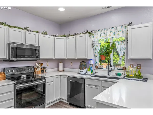 $520,000 | 6074 Pebble Court, Springfield, OR 97478