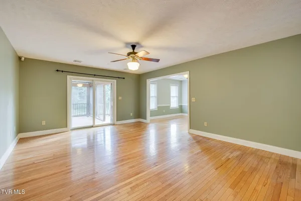 $612,000 | 1031 Hickory View Drive, Morristown, TN 37814