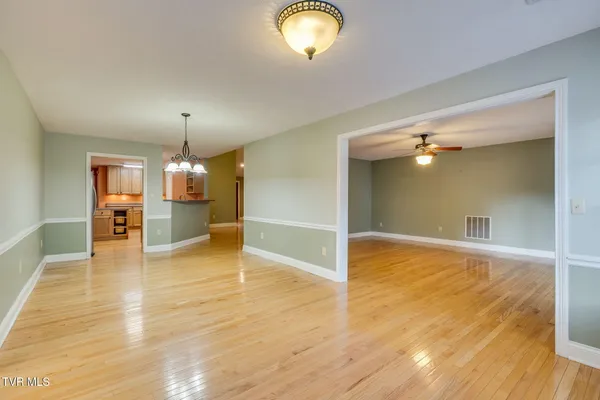 $612,000 | 1031 Hickory View Drive, Morristown, TN 37814
