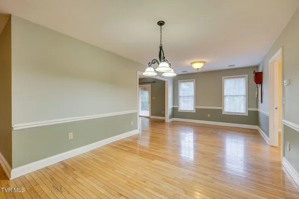 $612,000 | 1031 Hickory View Drive, Morristown, TN 37814
