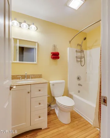 $612,000 | 1031 Hickory View Drive, Morristown, TN 37814