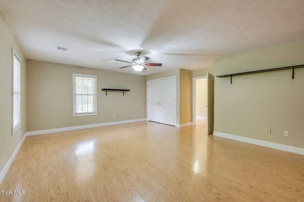 $612,000 | 1031 Hickory View Drive, Morristown, TN 37814