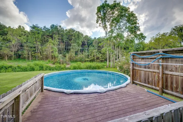 $612,000 | 1031 Hickory View Drive, Morristown, TN 37814