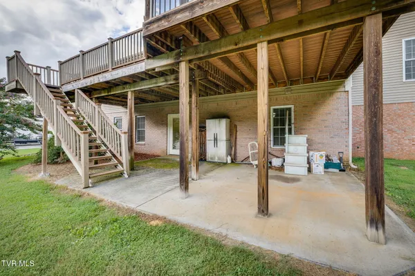 $612,000 | 1031 Hickory View Drive, Morristown, TN 37814