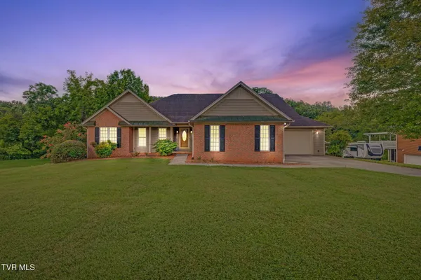 $612,000 | 1031 Hickory View Drive, Morristown, TN 37814